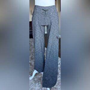 Kuhl SIZE 2 Heathered Gray Athleisure Straight Leg Cargo Pants